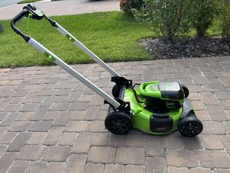 Lawnmower Selfpropelled Greenworks 60V With Batteries