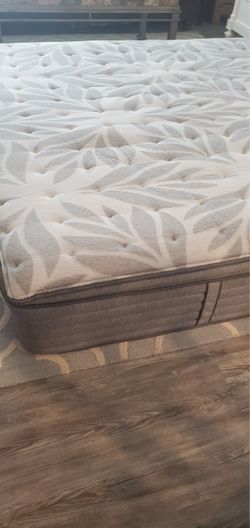Pillow Top Mattress king size mattress