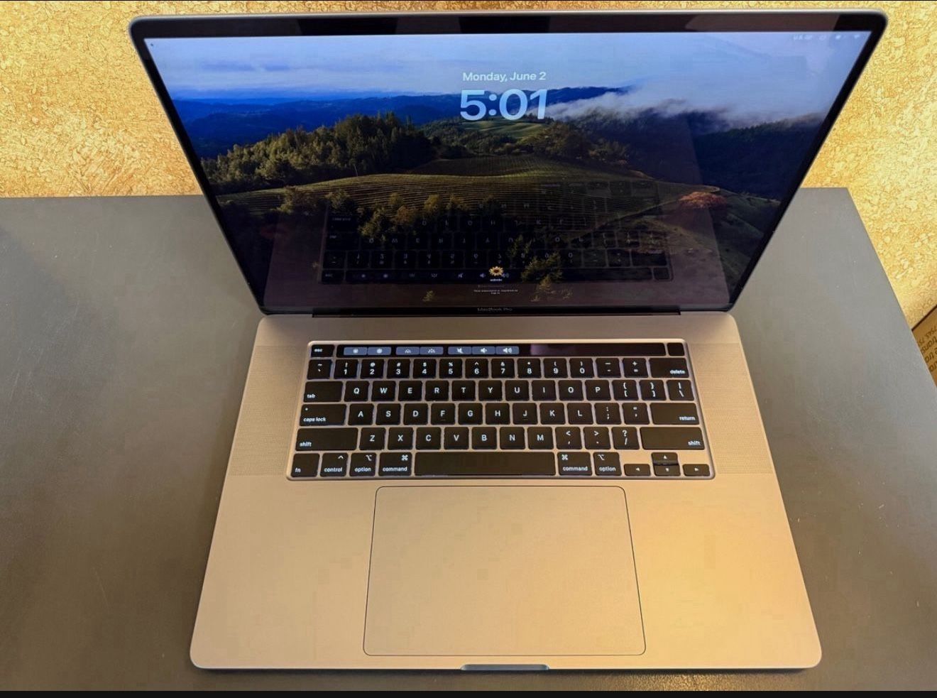 MacBook Pro 16” 2.6ghz 16gb Ram 500gb