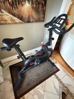 Echelon Connect Sport Indoor Cycling Bike – Excellent / Barely Used Condition