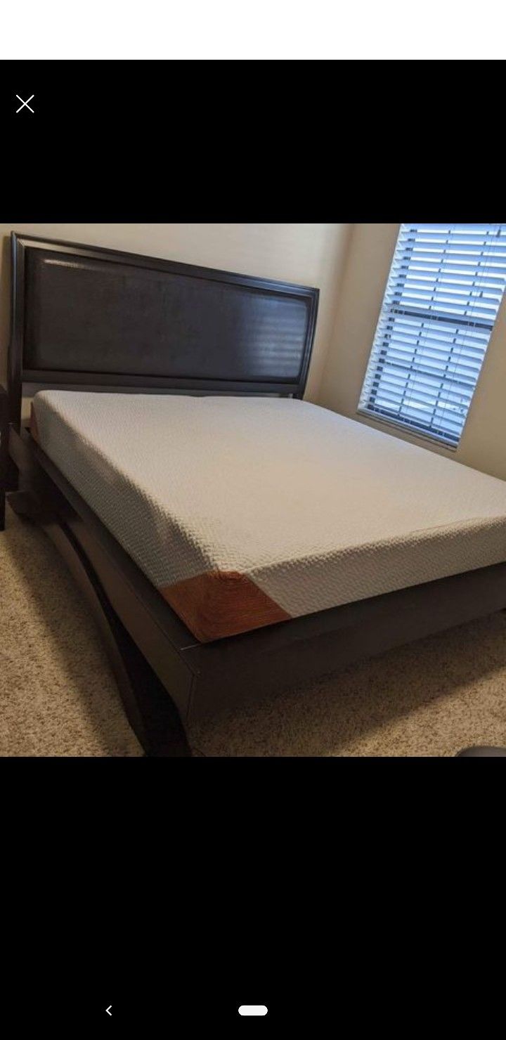 Bed Set: Belcourt Black King Upholstered Sleigh Arch Bed With Mattress And Dresser With Mirror.