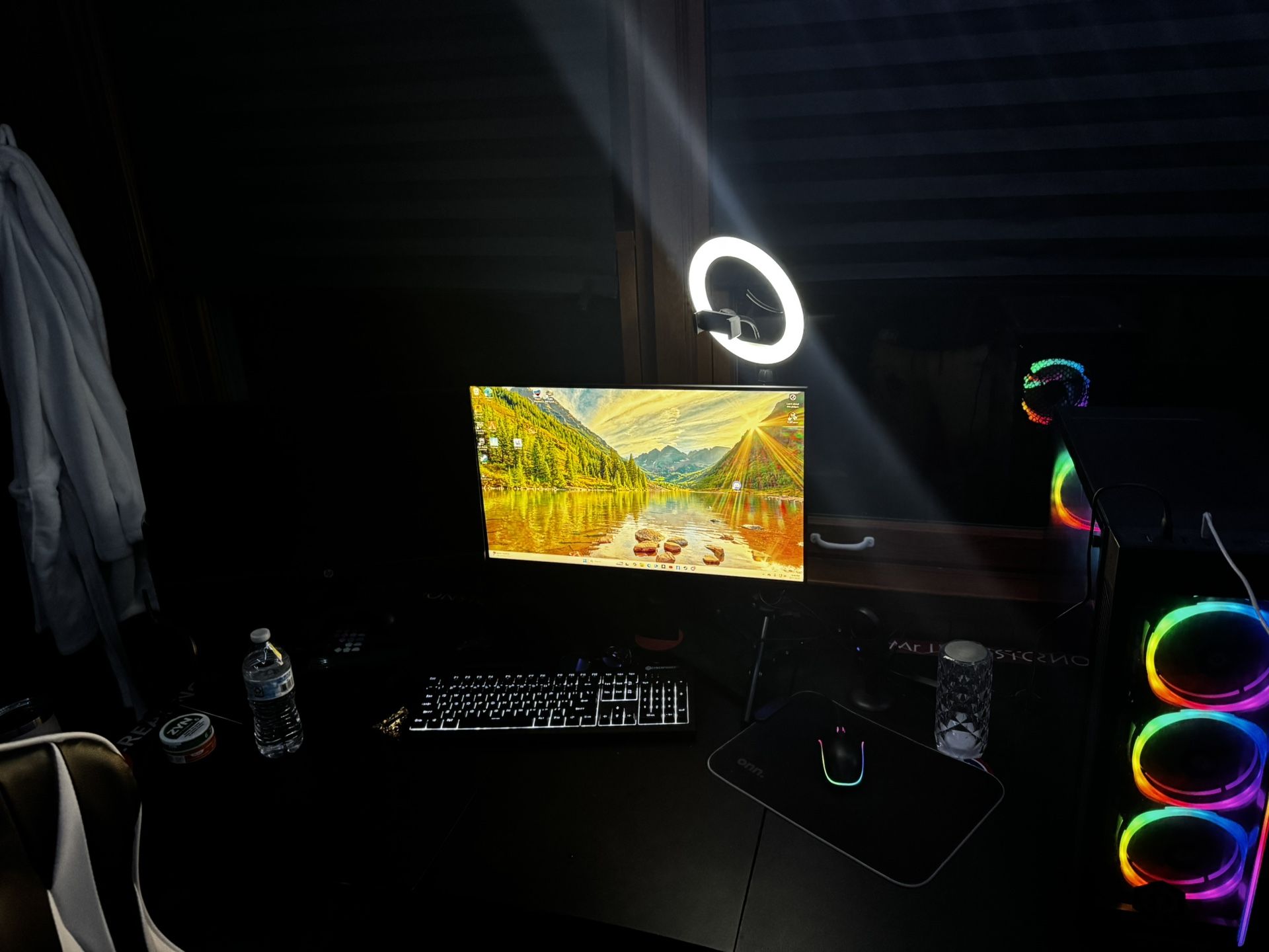Cyberpower Gaming Pc, with 140hz HP Monitor.