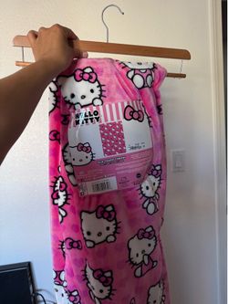 Hello Kitty blanket