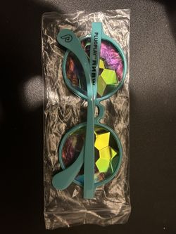 Plugplay Glasses