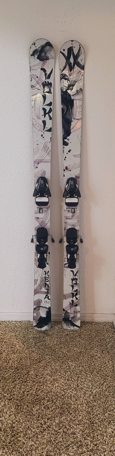 VOLKL "Kenja"156cm Skis + Salomon adjustable Bindings