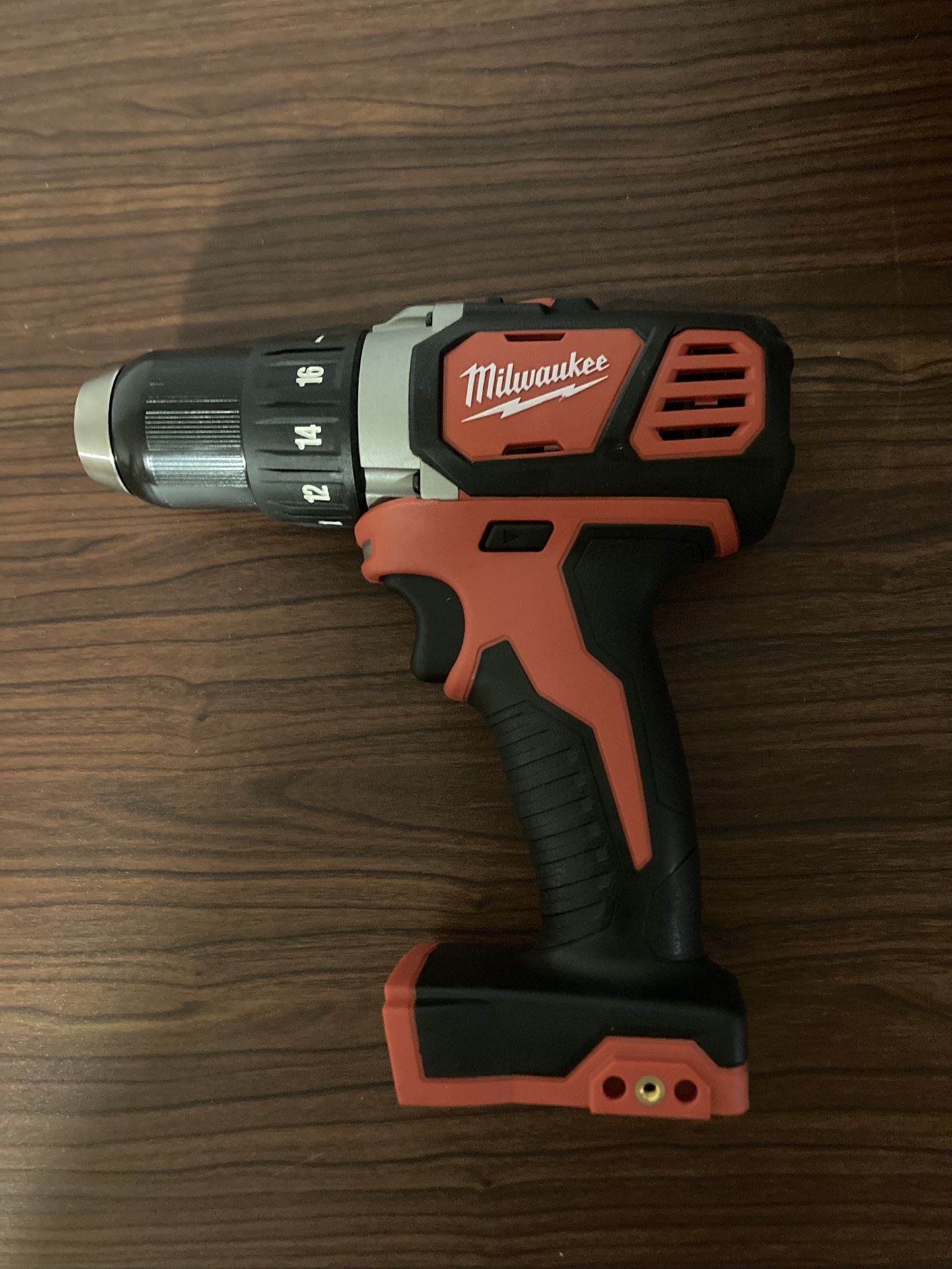 Milwaukee M18 Cordless 1/2 in. Drill Driver 2606-20 (Tool-Only)