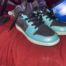 Jordan 1 Mid Size 6.5 No Box