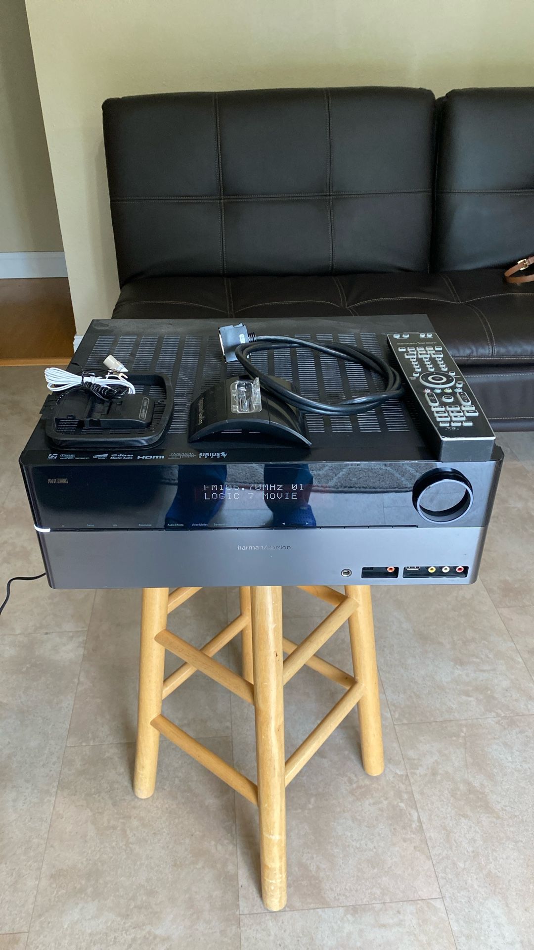 3B Harmon Kardon AVR 2600 7.1 Surround Sound Home Theater Receiver Bluetooth (READ)