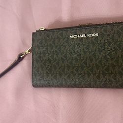 MK JET SET TRAVEL WRSTLT