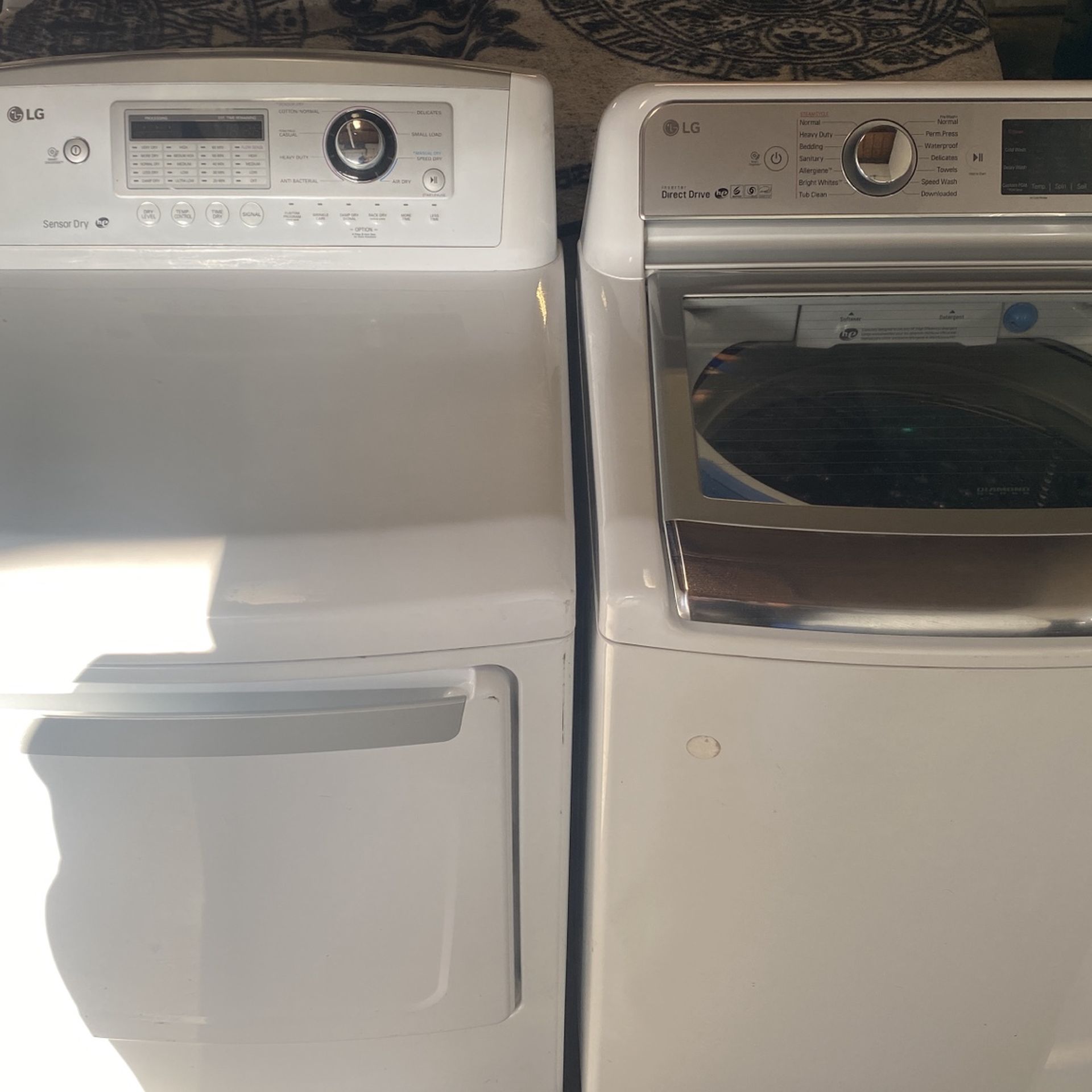 WASHER AND ELECTRIC DRYER 220V