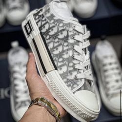 D1or Converse