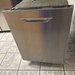 Insignia 24" Dishwasher 