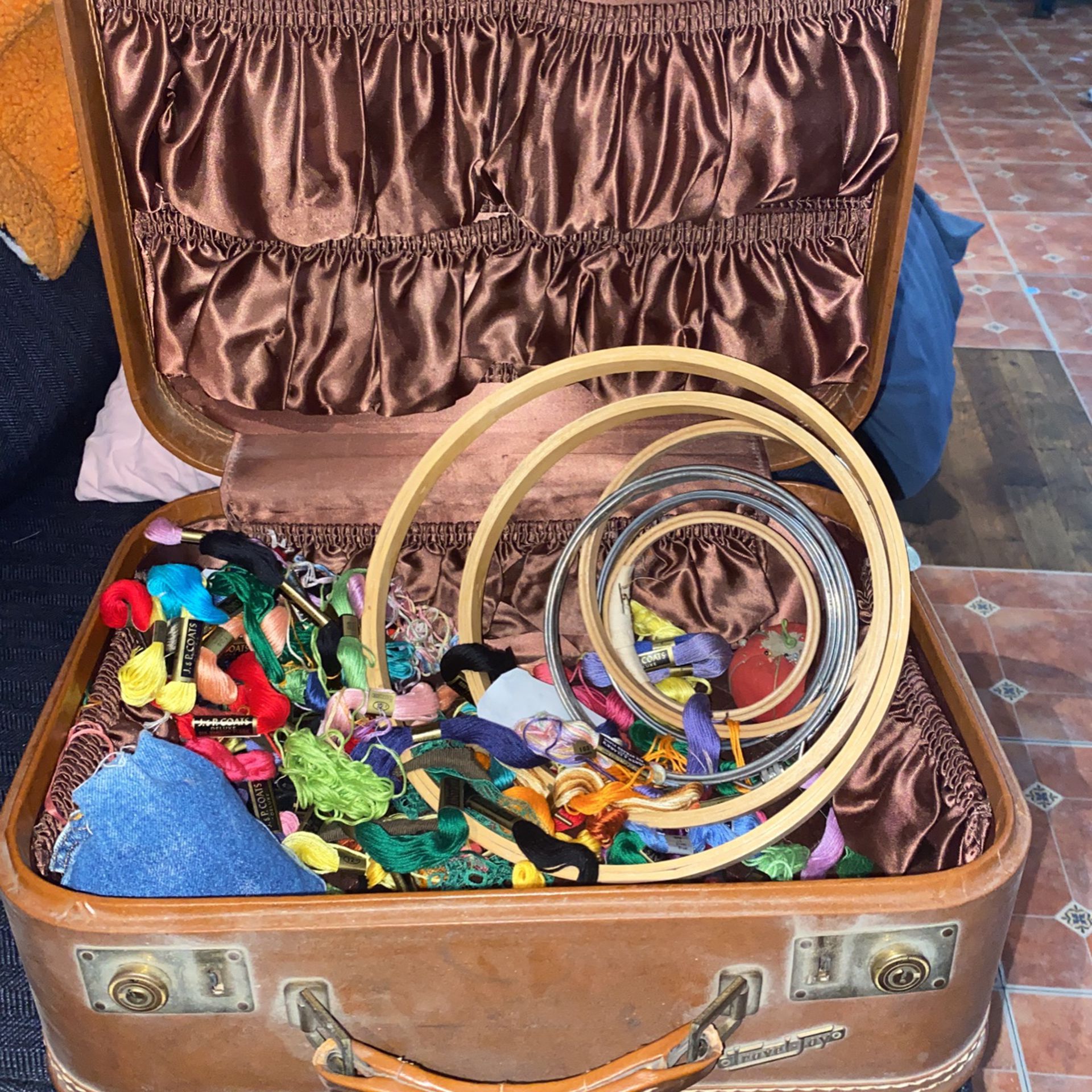 Travel Joy Suitcase With Embroidery Equipment
