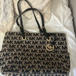 Micheal Kors tote