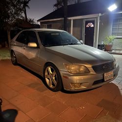 Lexus IS300