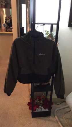 HOLLISTER  JACKET SIZE L EXCELLENT CONDITION
