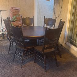 Extend Dinning Table And 6 Chairs 