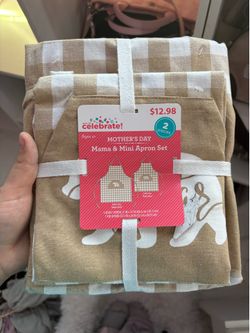 Mother's Day apron set