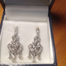 Natural Diamonds Set In 14k Real Gold Chandelier Style.