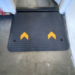 Hard Rubber Threshold Ramp
