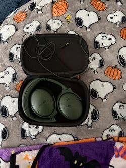 Bose QuietComfort 45 Headphones with Case
