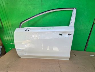FRONT DOOR  CROSSTREK  LEFT SIDE  2018 2019 2020 2021 2022 OEM