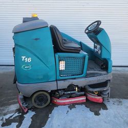 Tenant T16 Ride On Floor Scrubber