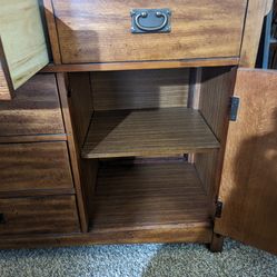 Beautiful well-built dresser/hutch $300 obo