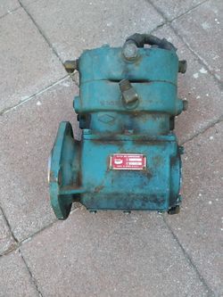 Air compressor,plush some other things not in picture.for MCI BUS.NEW