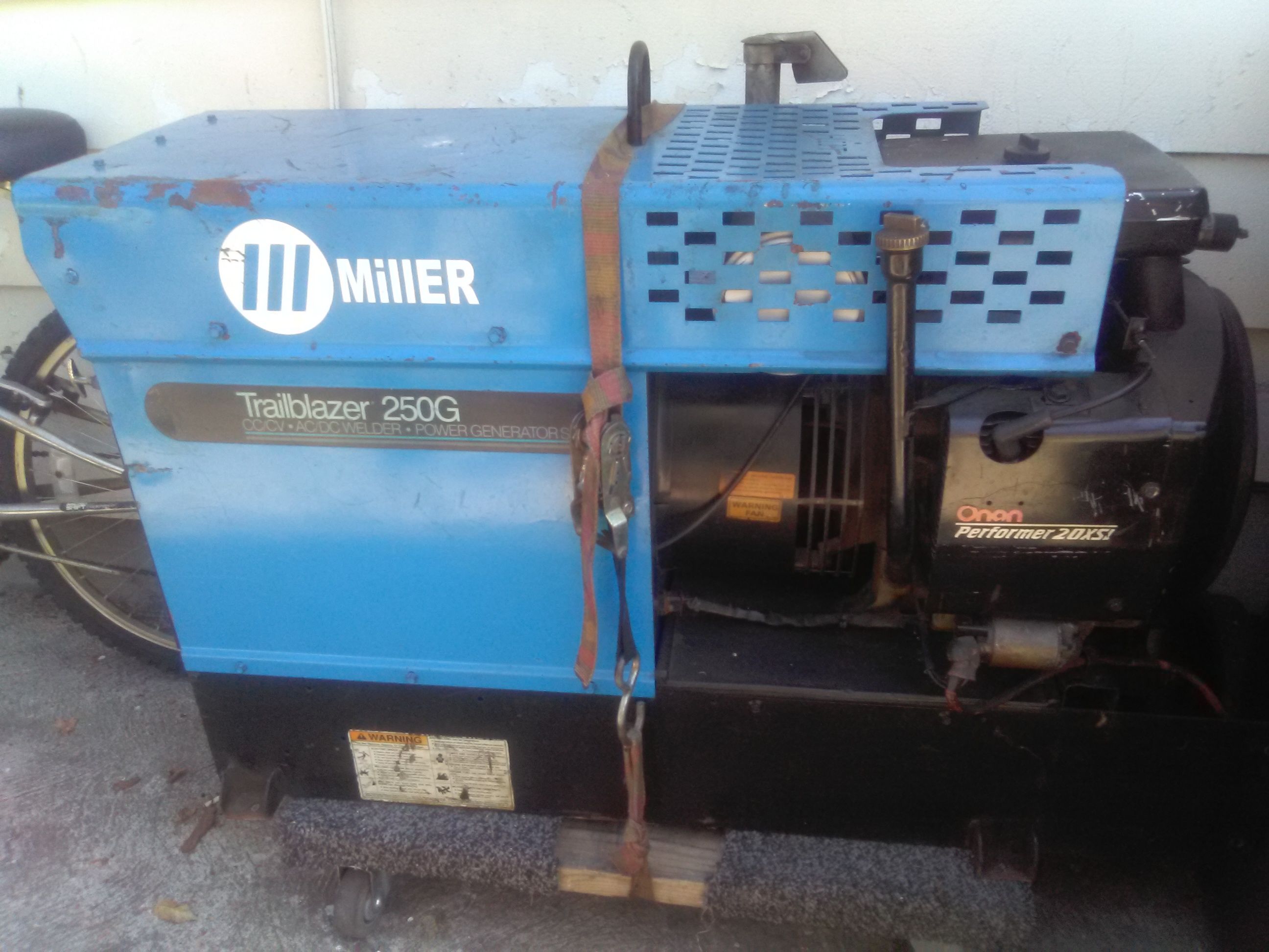 **** MILLER TRAILBLAZER 250G **** KING OF WELDERS **** ONLY $1500