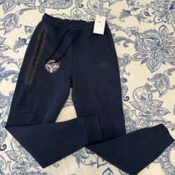 New Nike Men's Navy Blue Jogger Sweatpants with Patch Detail