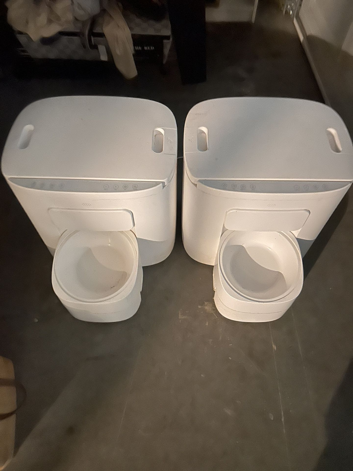 Electric Dog Feeders