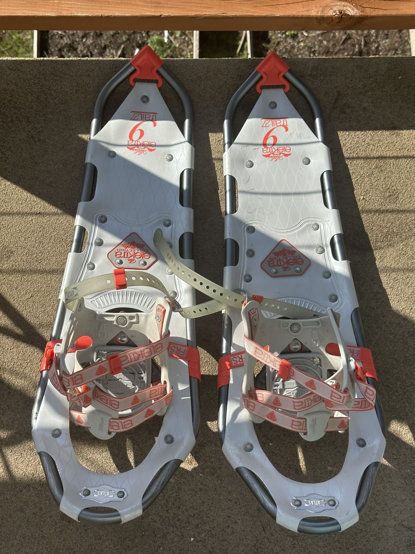 Atlas Elektra 9 Trail 23 snowshoes