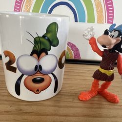 DISNEY GOOFY CERAMIC MUG WITH PVC FIGURE