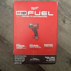 Milwaukee M18 Fuel 1/2 Mid Torque Impact Wrench 