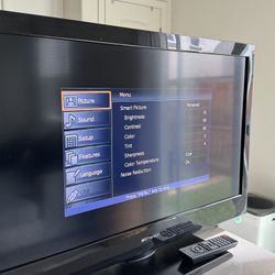 EMERSON 32” TV W/ REMOTE NOT SMART