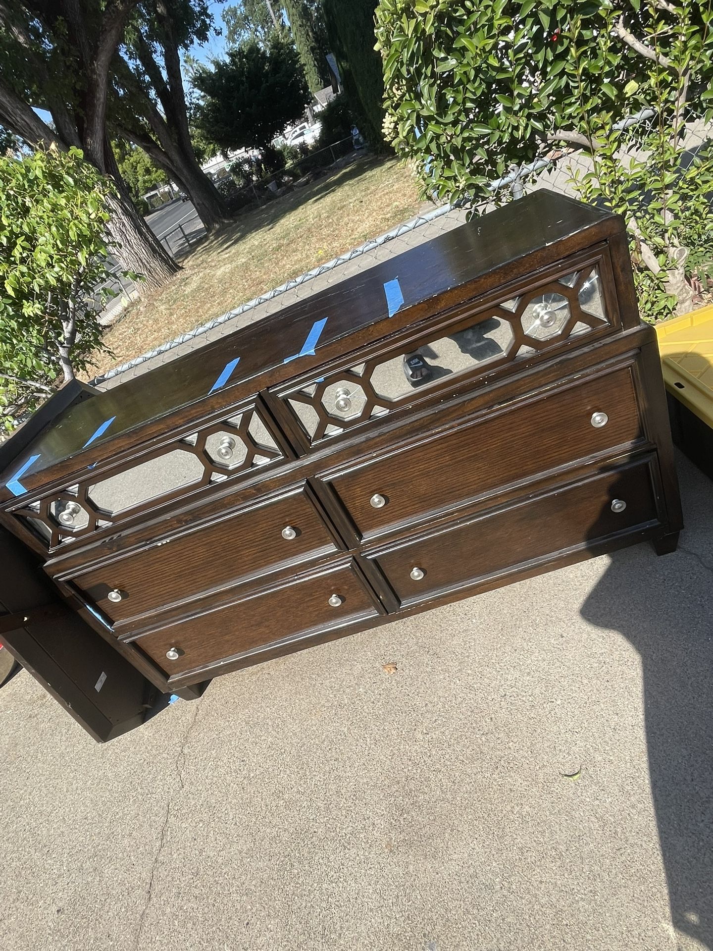 Dresser With Mirror