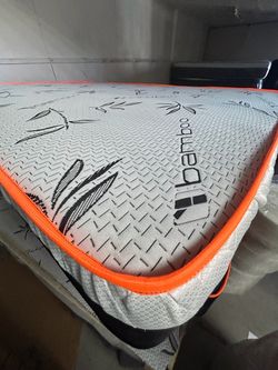 Queen mattress and Boxspring