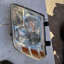 Nissan Frontier Left Headlight Oem