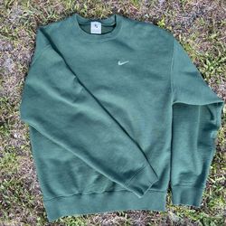 NIKE Green Sweatshirt XS With Embroidered Swoosh Sign (USED/EXCELLENT CONDITION)