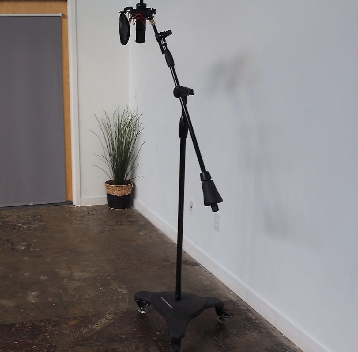 Ultimate Support MC-125 Microphone Stand