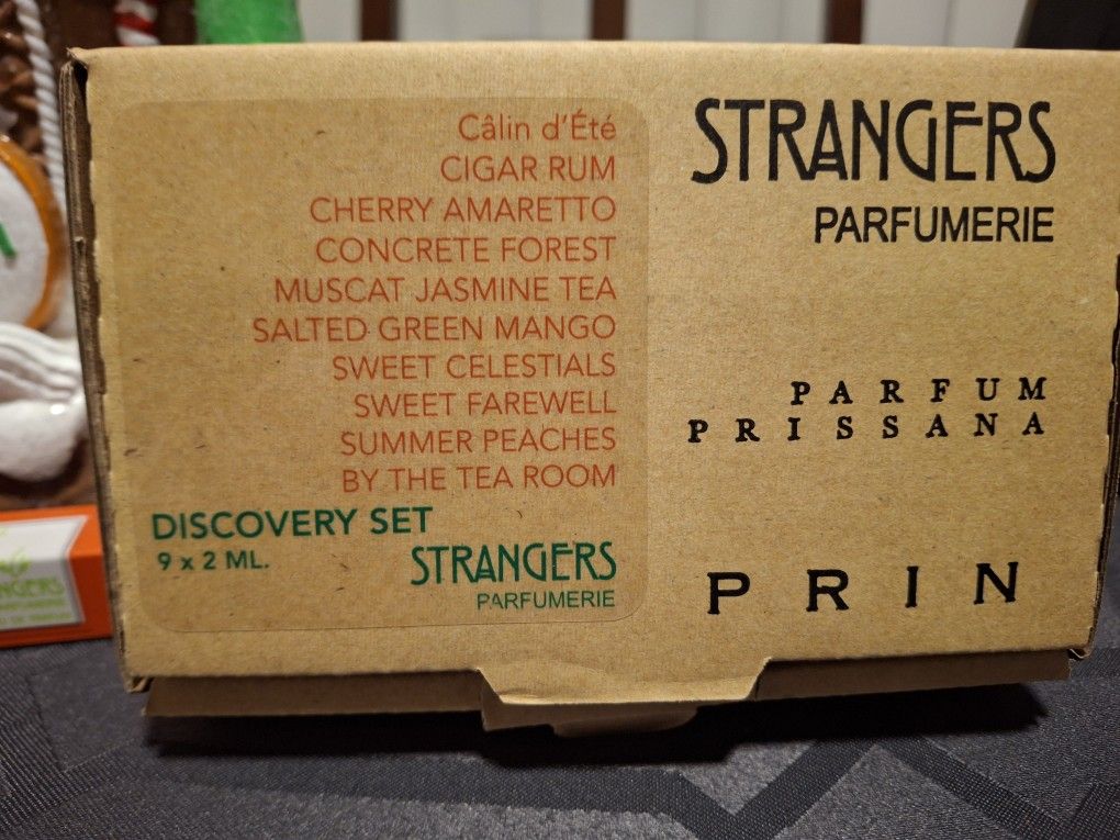 Cologne - Strangers Parfumerie 