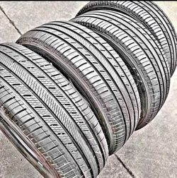 🔆235 65 R 18 vendo llantas usadas marca Michelin