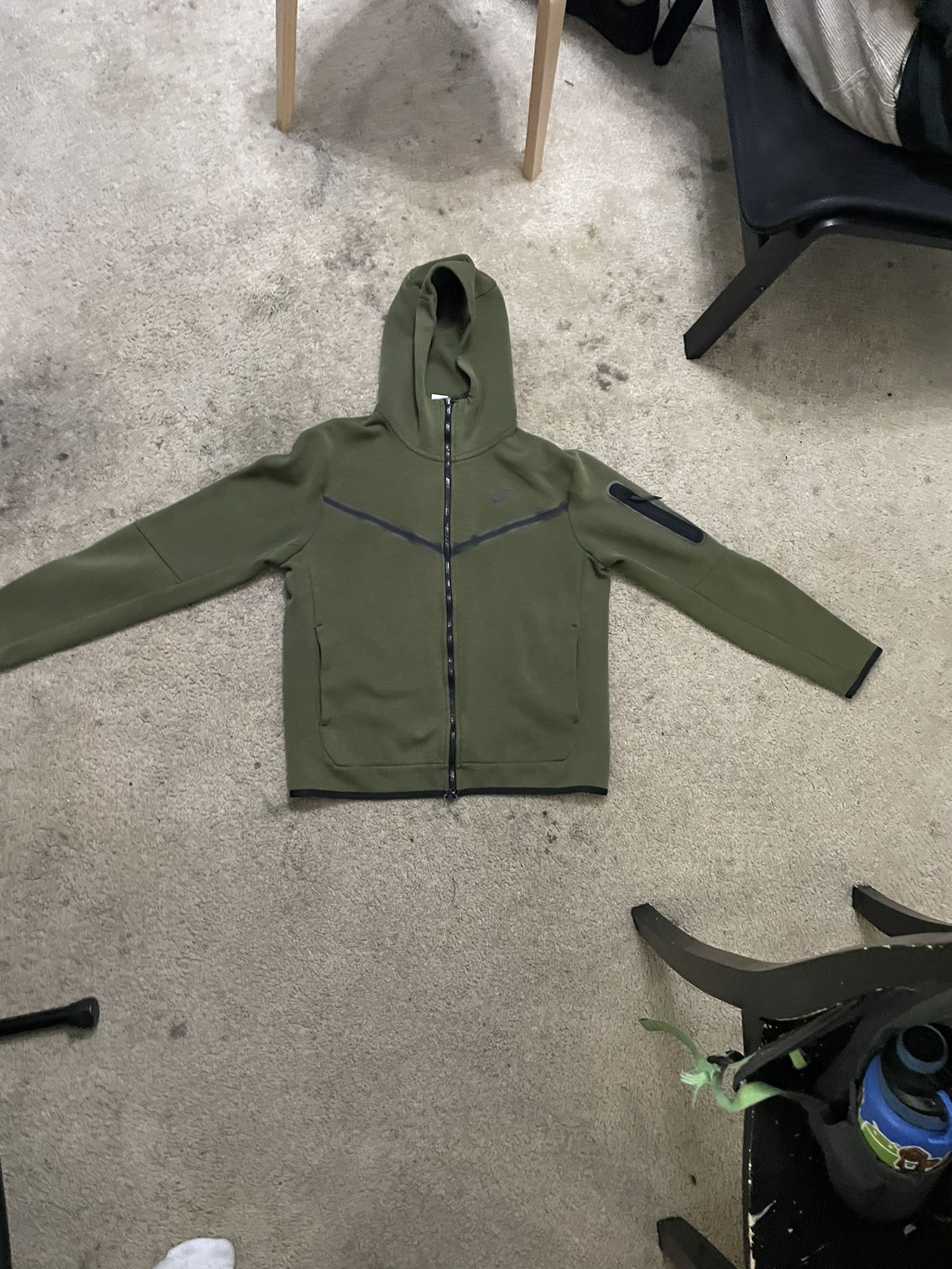Nike Tech Fleece Olive