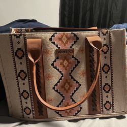 Wrangler purse 