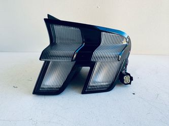 2025-2027 FORD MUSTANG MACH-E RIGHT PASSENGER TAIL LIGHT LED OEM