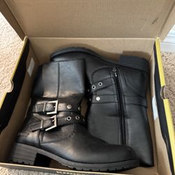 Khombu Boots Size 8 Women 