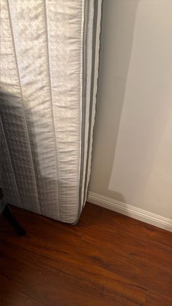 Novilla 10 Inch Queen Size Mattress