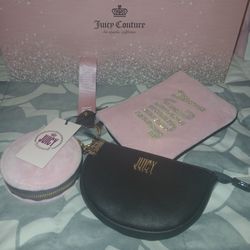 New JUICY COUTURE Wristlet Set