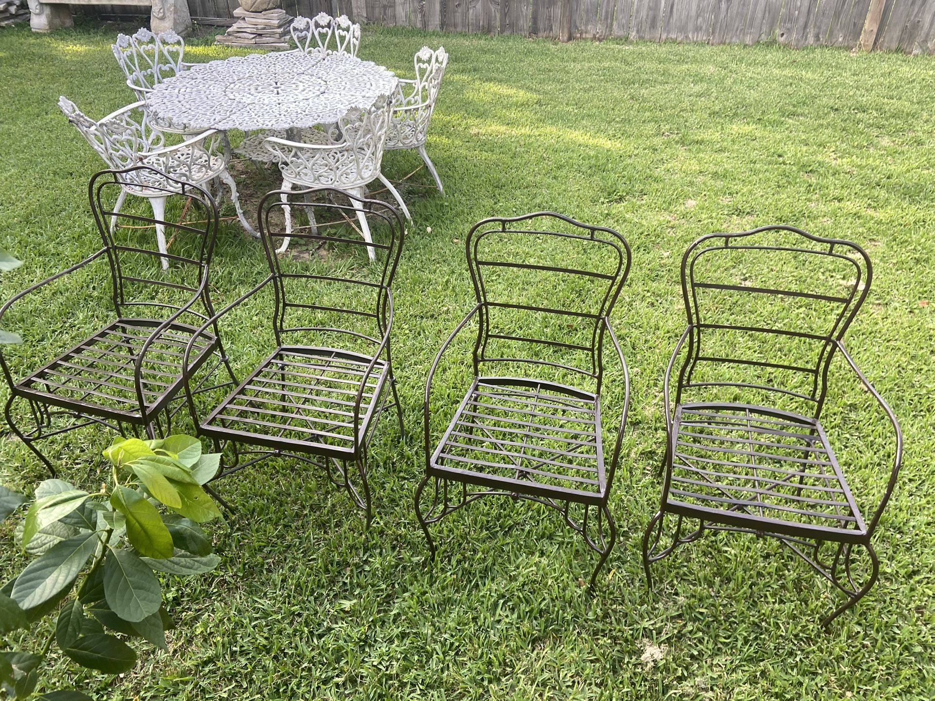 Outdoor heavy duty chairs